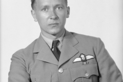 a992.0003.382a.right - Brigg, R.D, 1940-1945