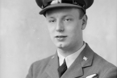 A992.0003.515a.right - P/O Roberts, 1940-1945