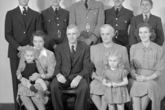 A992.0003.191a - Mr. & Mrs. Walter & Family, 1940-1945
